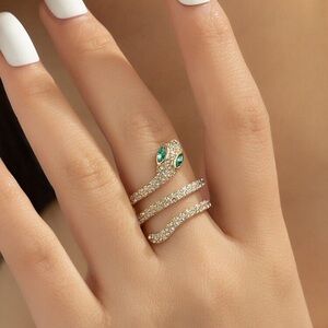1 Piece : Elegant Gold Snake Ring with Green Accents